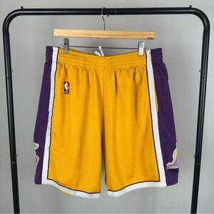 Mitchell & Ness Lakers Hardwood Classics Basketball Shorts Mens XL Yellow Purple